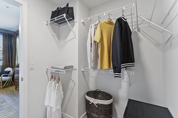 Walk in closet 